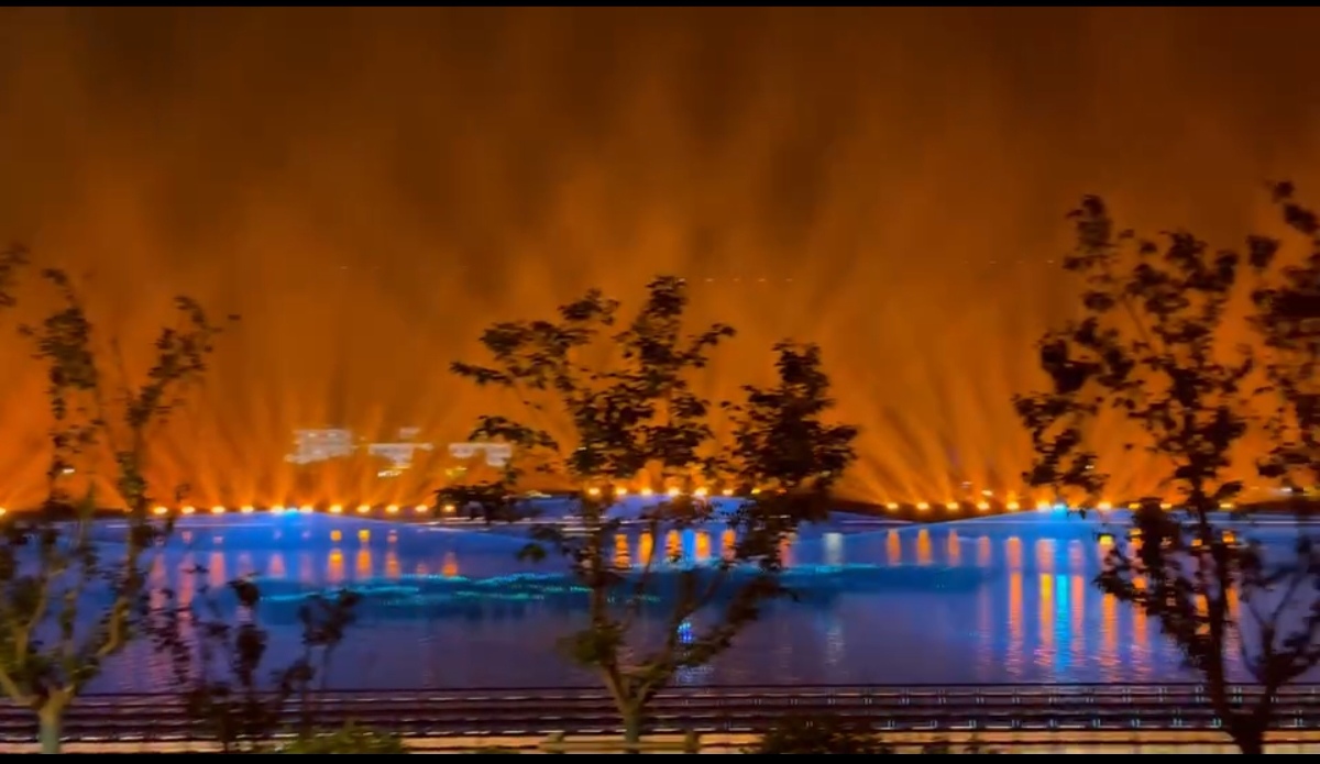 信阳奥林匹克公园灯光秀燃爆了！